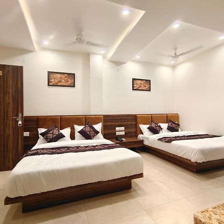 Hotel Vrinda Inn Udaipur Buitenkant foto