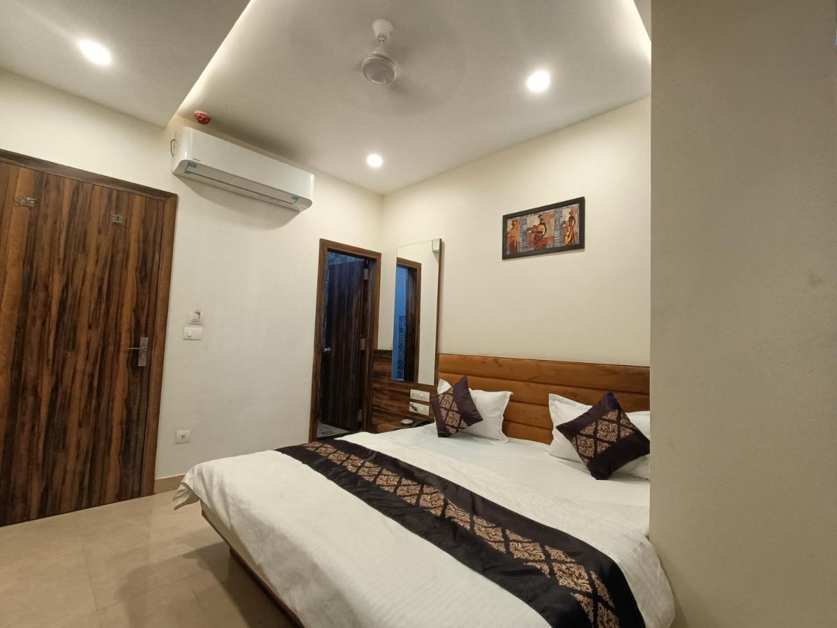 Hotel Vrinda Inn Udaipur Buitenkant foto