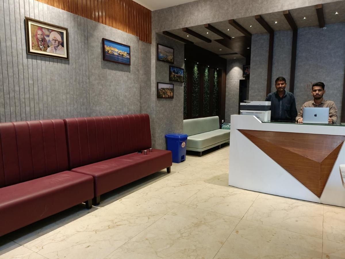 Hotel Vrinda Inn Udaipur Buitenkant foto