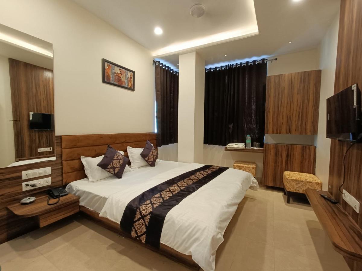 Hotel Vrinda Inn Udaipur Buitenkant foto