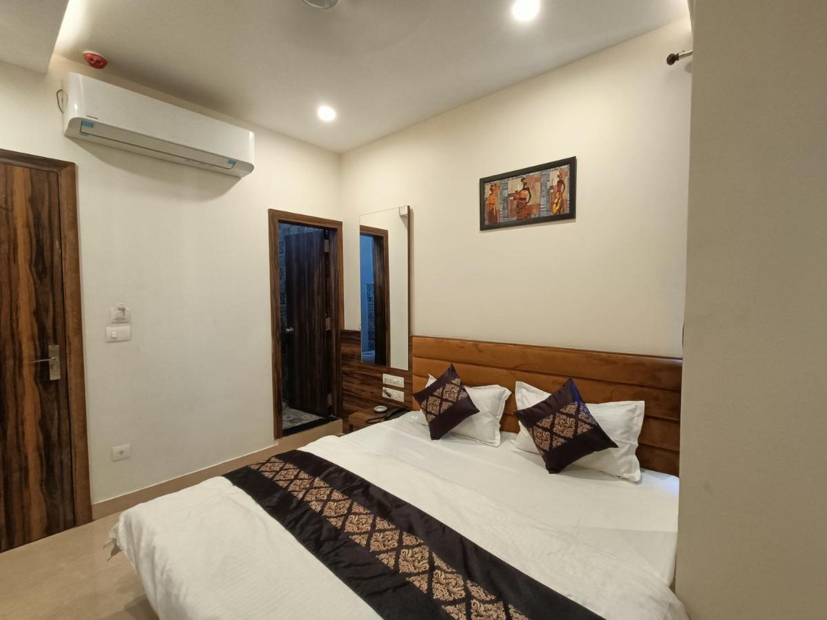 Hotel Vrinda Inn Udaipur Buitenkant foto